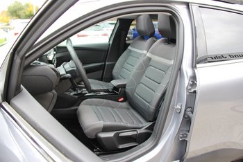 Citroen C4 1.2i 131PS MAX Head up Display LED Navigation 360 Grad Kamera