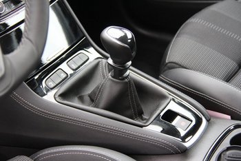 Opel Grandland 1.2i GS LINE FULL-LED NAV Sitzheizung 18 ZOLL