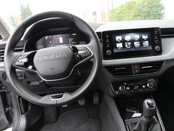 Skoda Kamiq TSI Selection Kamera Klimaautomatik LED ALU 16 ZOLL Sunset Smart Link