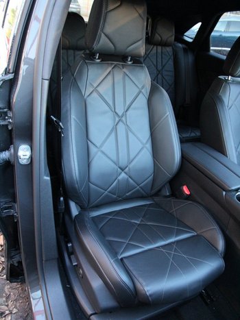 DS Automobiles DS7 Plug in Hybrid 299PS Allrad RIVOLI LED NAV 19Zoll