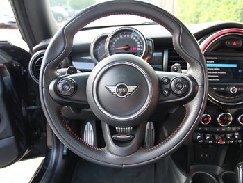 Mini Cooper S 2.0i 192PS JCW Panorama LED Scheinwerfer Sitzheizung Wireless