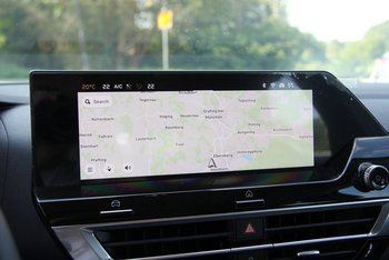 Citroen C4 1.2i 131PS PLUS LED Navigation Tom Tom Kamera ALU 18 ZOLL
