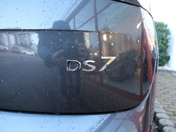 DS Automobiles DS7 Plug in Hybrid 299PS Allrad RIVOLI LED NAV 19Zoll