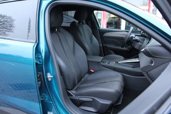 Peugeot 408 1.6e HYBRID GT FULL-LED Adaptiv Tempomat Lenkradheizung