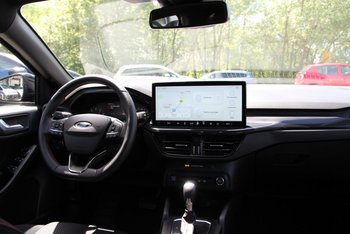 Ford Focus Turnier 1.0 155PS ST-LINE LED Adaptiv Tempomat CAM 17ZOLL