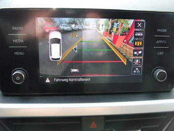 Skoda Kamiq TSI 110PS DSG Ambition Klimaautomatik LED ALU 16 ZOLL Sunset Smart Liink Virtual Cockpit Tempomat Kamera