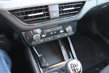 Skoda Kamiq TSI Selection Kamera Klimaautomatik LED ALU 16 ZOLL Sunset Smart Link