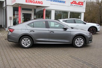 Skoda Octavia TSI DSG 150PS Selection LED Kamera ALU Sunset Smart Link Lichtsensor Lordose wireless