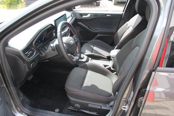 Ford Focus Turnier 1.0 155PS ST-LINE LED Adaptiv Tempomat CAM 17ZOLL