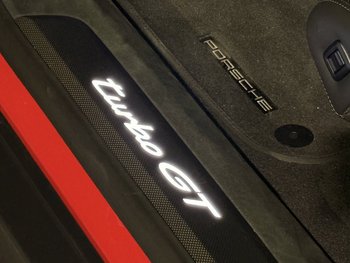 Porsche TAYCAN Turbo GT WEISSACH 1033PS Blackline-Paket Bose Schwellerverkleidung Race TEX Active Ride