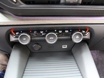 Citroen C5 X 1.6e 225PS MAX LED HUD Sitzheizung wireless 19Zoll