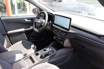 Ford KUGA FHEV HYBRID 190PS ST-LINE NAV CAM ALU 18 ZOLL Winterpaket