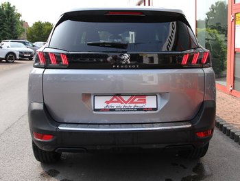 Peugeot 5008 1.2i Allure Pack 7 Sitze Navigation ALU 18 ZOLL