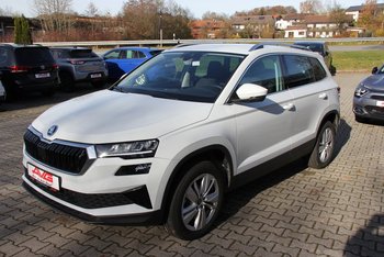 Skoda Karoq TSI 150PS DSG Selection LED Adaptiv Tempomat Kamera