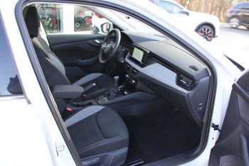 Skoda Kamiq TSI Selection Kamera Klimaautomatik LED ALU 16 ZOLL Sunset Smart Link