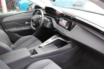 Peugeot 408 Mild Hybrid 145PS Automatik Allure Adaptiv Tempomat LED