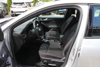 Ford Focus Turnier 1.0 155PS ST-LINE LED Adaptiv Tempomat CAM 17ZOLL