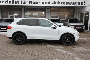Porsche Cayenne 3.0d 245PS Platinium Edition Panoramadach Luftfederung Adaptiv Sitze Sitzbelüftung
