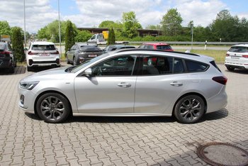 Ford Focus Turnier 1.0 155PS ST-LINE LED Adaptiv Tempomat CAM 17ZOLL