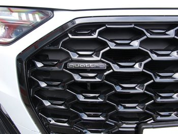 Audi Q5 Sportback 40 TDI Quattro S-Line Black Edition MATRIX Sitzheizung Ass-Paket Stadt & Tour