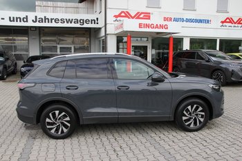 VW Tiguan 2.0 TDI 150PS LIFE LED Winterpaket CAM
