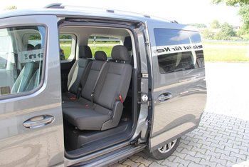 Ford Grand Tourneo Connect 1.5i 114PS Titanium 7 Sitze Sitzheizung Kamera Klimaautomatik