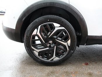 Citroen C4 1.2i 131PS MAX Head up Display LED Navigation 360 Grad Kamera