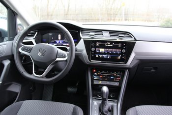 VW Touran 1.5 TSI DSG Comfortline 7 Sitze LED NAVI Winter-Paket Adaptiv Tempomat