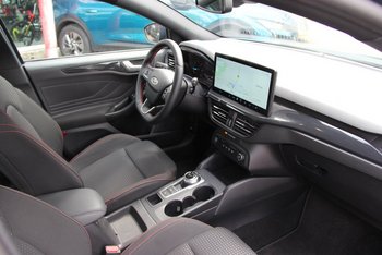 Ford Focus Turnier 1.5d 115PS ST-LINE LED Tempomat 17ZOLL