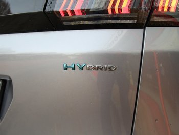 Peugeot 3008 HYBRID (PHEV) 181PS Allure LED NAVI Kamera Adaptiv Tempomat 18 ZOLL