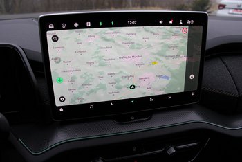 Skoda Kodiaq 2.0 TDI DSG Selection LED Sitzheizung Kamera ALU 19 ZOLL