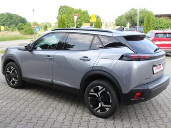 Peugeot 2008 1.2i Allure Navigation Tom Tom LED 17 ZOLL