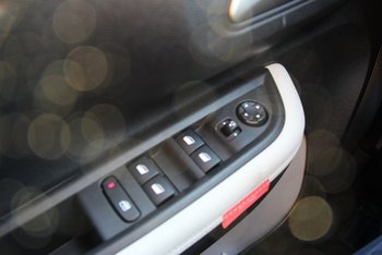 Citroen C3 Elektro MAX LED Sunset Wireless Charging 17 ZOLL