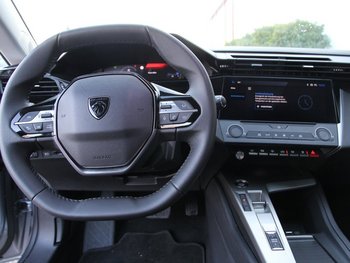 Peugeot e-308 Elektro 156PS 54 KWH Style LED SmartLink Adaptiv Tempomat 11KW