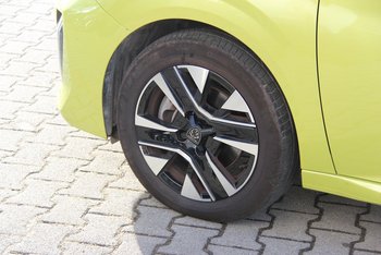 Peugeot 208 1.2i 100PS Allure LED Klimaautomatik Sunset