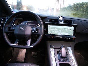 DS Automobiles DS7 Plug in Hybrid 299PS Allrad RIVOLI LED NAV 19Zoll