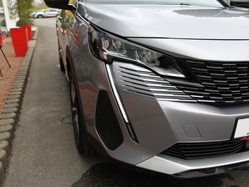 Peugeot 3008 1.2i Allure Pack Adaptiv Tempomat Navigation LED 18 ZOLL Keyless Kamera
