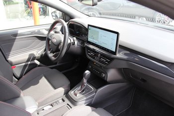 Ford Focus Turnier 1.0 155PS ST-LINE LED Adaptiv Tempomat CAM 17ZOLL