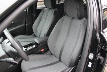 Peugeot e-2008 Elektro 136PS 50 KWH Allure LED SmartLink Tempomat 11KW