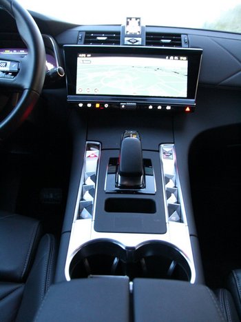 DS Automobiles DS7 Plug in Hybrid 299PS Allrad RIVOLI LED NAV 19Zoll