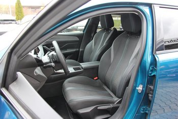 Peugeot 408 Mild Hybrid 145PS Automatik Allure Adaptiv Tempomat LED