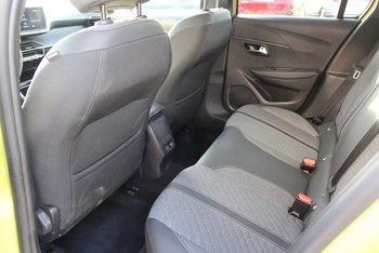 Peugeot 208 1.2i 100PS Allure LED Klimaautomatik Sunset