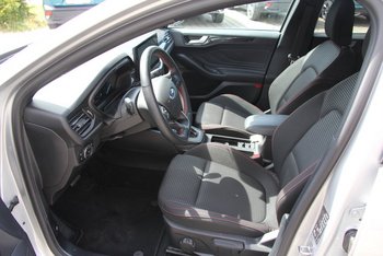 Ford Focus Turnier 1.0 155PS ST-LINE LED Adaptiv Tempomat CAM 17ZOLL