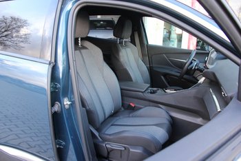 Peugeot 3008 HYBRID (PHEV) 181PS Allure LED NAVI Kamera Adaptiv Tempomat 19 ZOLL