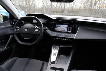 Peugeot 408 Mild Hybrid 145PS Automatik Allure Adaptiv Tempomat LED