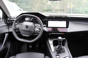 Peugeot 308 SW 1.2i ALLURE Navigation LED 16 ZOLL CAM