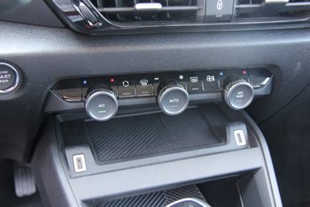 Citroen C4 1.2i 131PS PLUS LED Navigation Tom Tom Kamera ALU 18 ZOLL