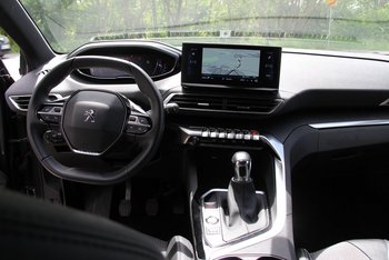 Peugeot 3008 1.2i Allure Pack Navigation LED 18 ZOLL Keyless Kamera