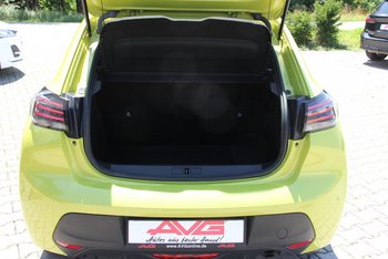 Peugeot 208 1.2i 110PS Automatik STYLE LED PDC Tempomat Spurassistent