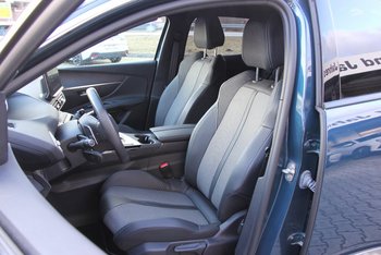 Peugeot 3008 HYBRID (PHEV) 181PS Allure LED NAVI Kamera Adaptiv Tempomat 19 ZOLL